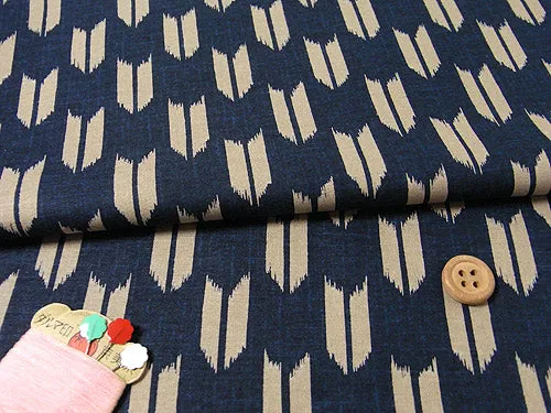 Arrow on Dark Navy (Length) 1＝0.25yard