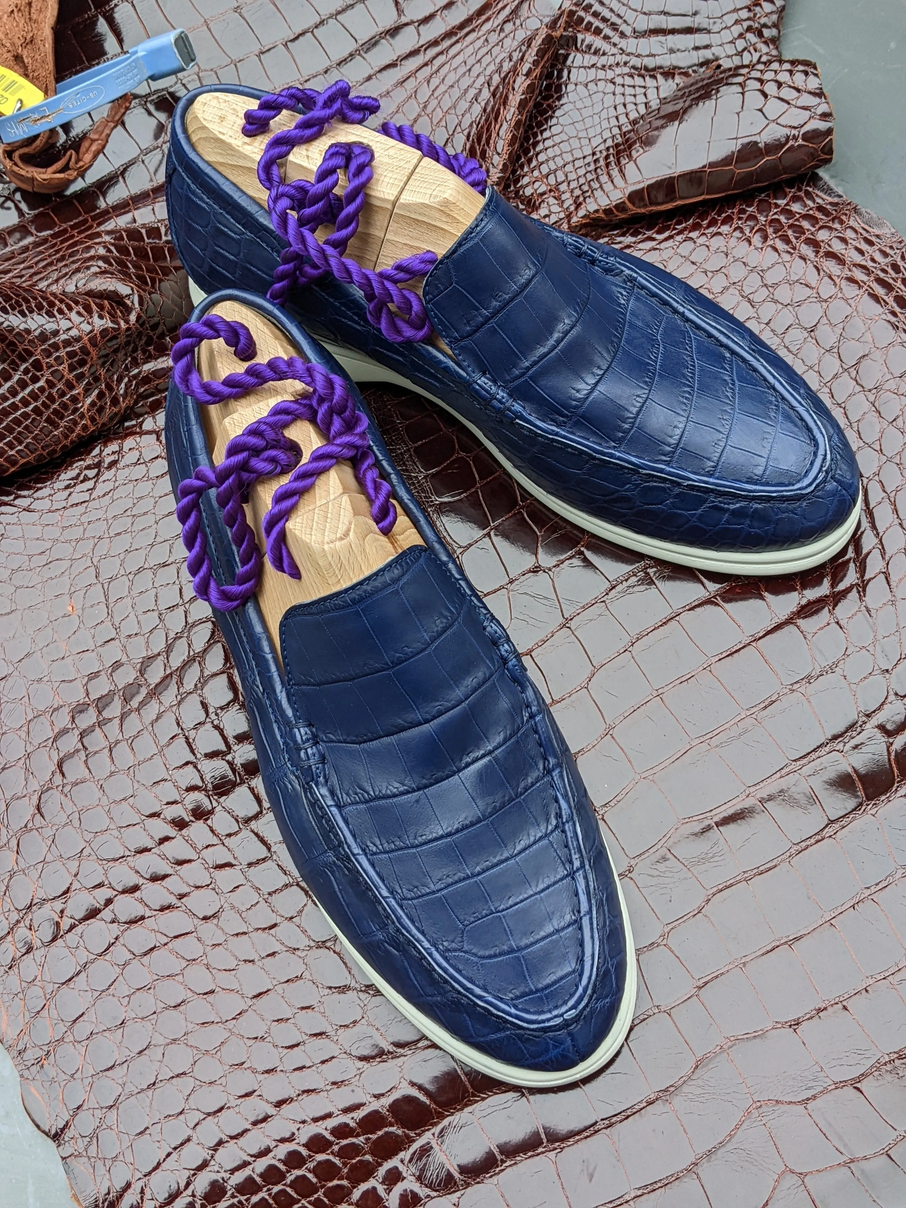 Ascot Cannes - Blue Crocodile