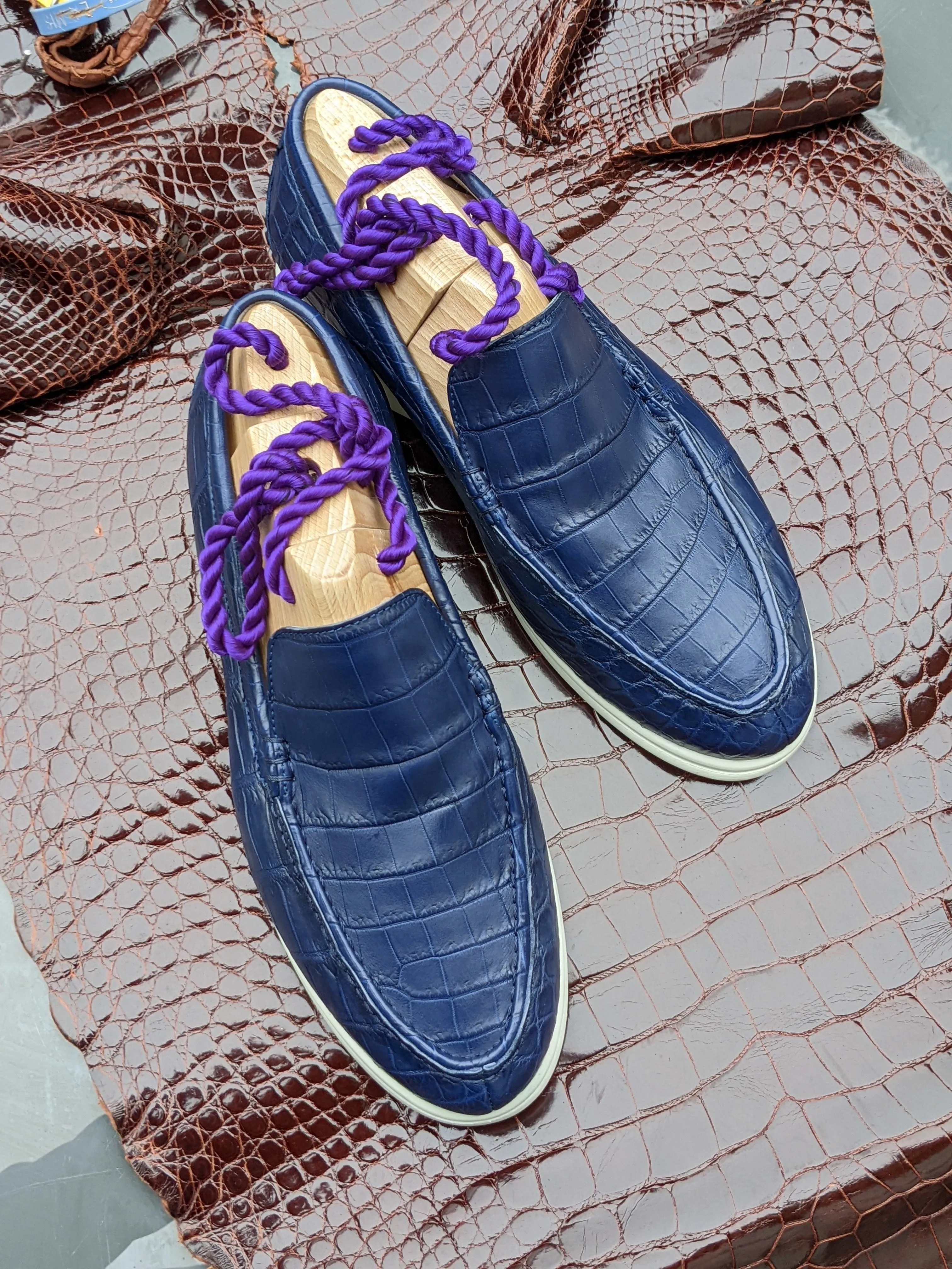 Ascot Cannes - Blue Crocodile