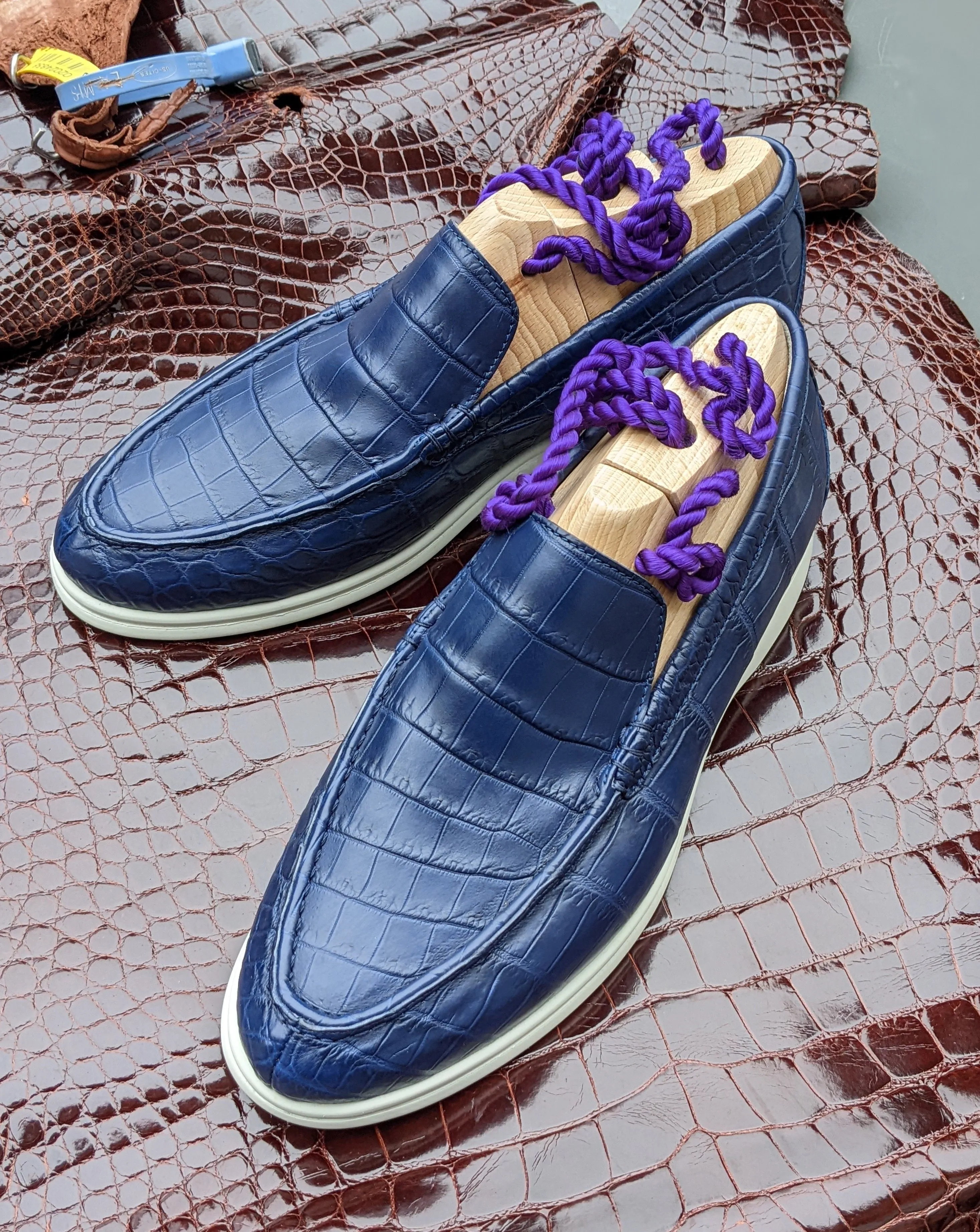 Ascot Cannes - Blue Crocodile