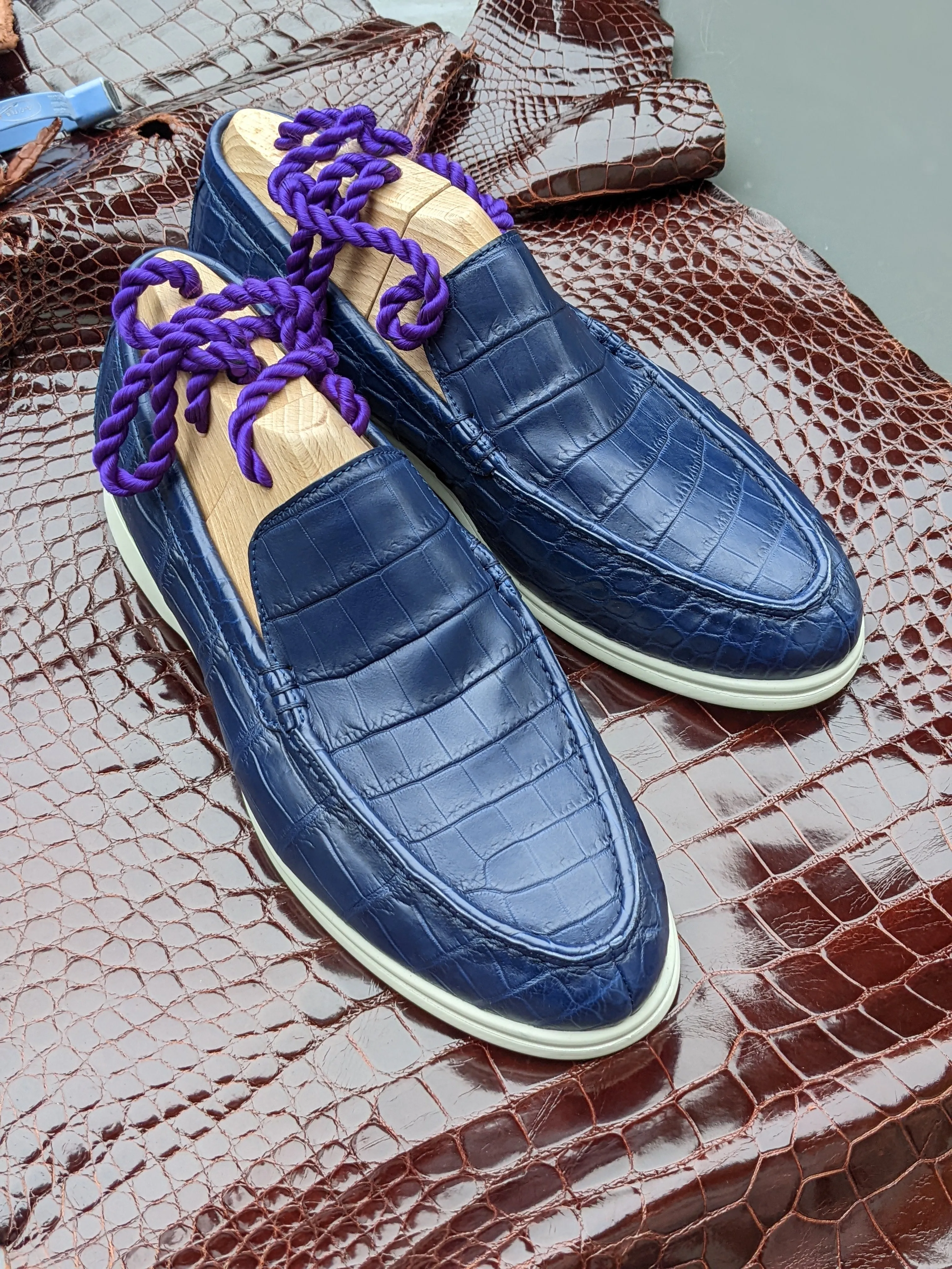Ascot Cannes - Blue Crocodile