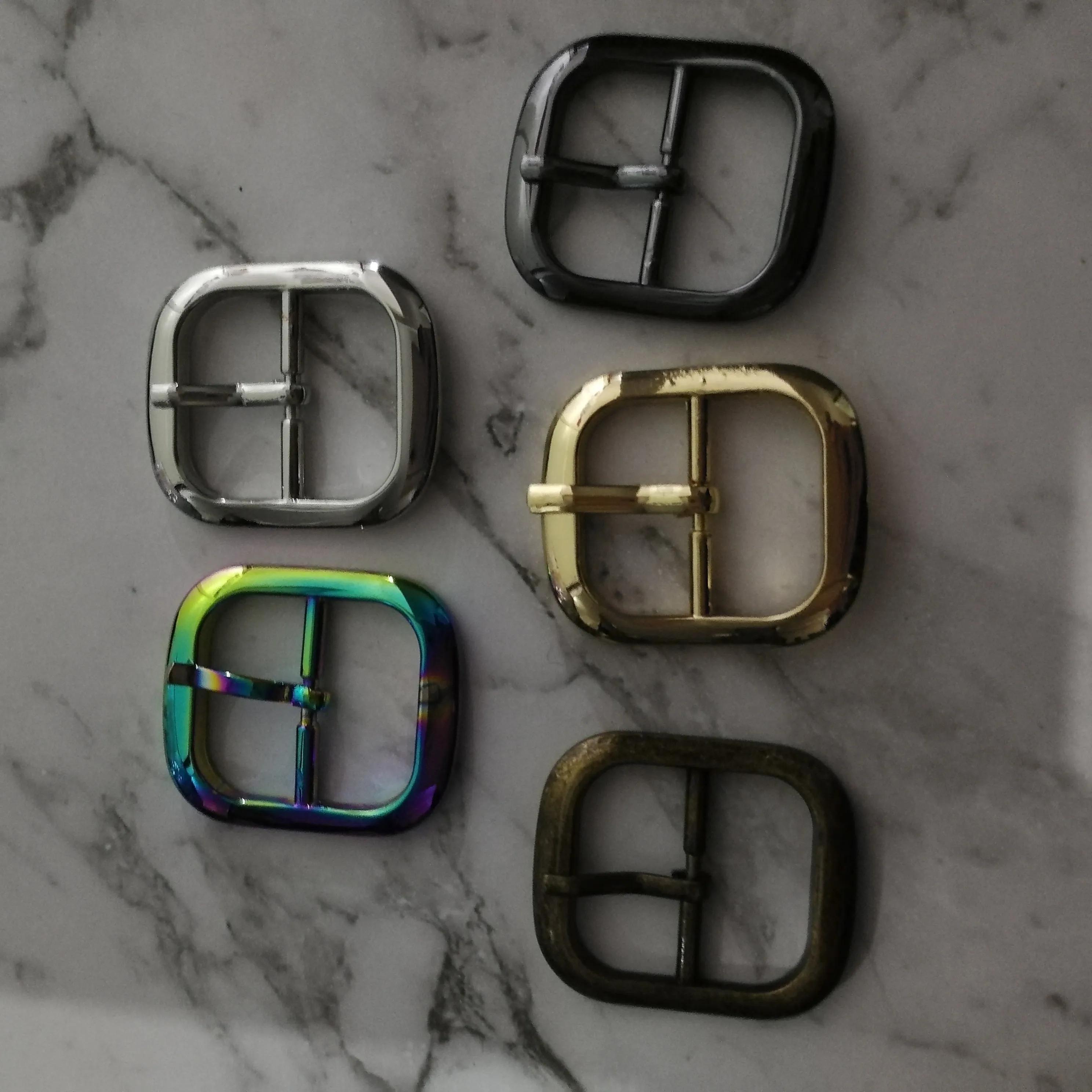 Buckles 1"