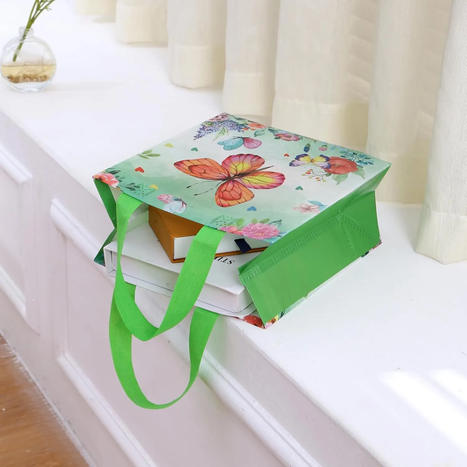 Butterfly Non-woven Gift Bags with Handle，Medium Gift Bag Reusable Shopping Tote Gift Bag 12pcs，Dragonflies Pattern Bag Suitable for Kids Birthday，Mothers Day，Baby Showers and All Multiple Uses