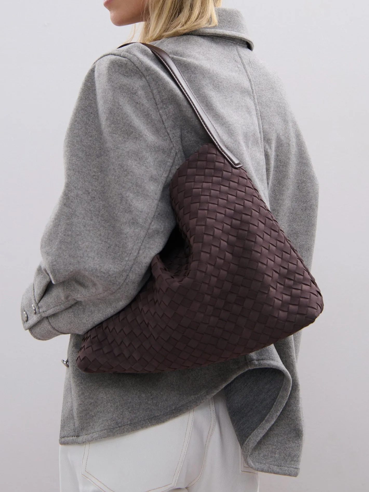 Calla Woven Handbag in Brown