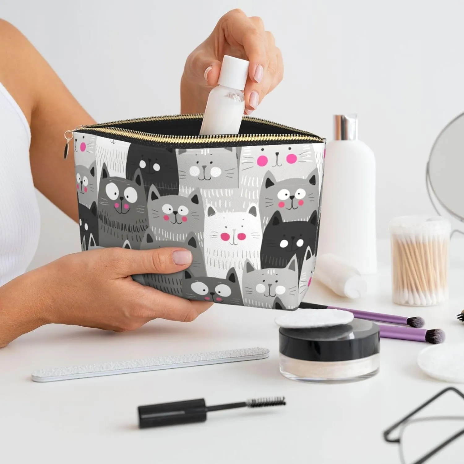 Cat Pattern Cosmetic Bag Travel Makeup Bag Organizer Toiletry Bag with Zipper Storage Pouch Coin Purse Brushes for Women Girls Gifts