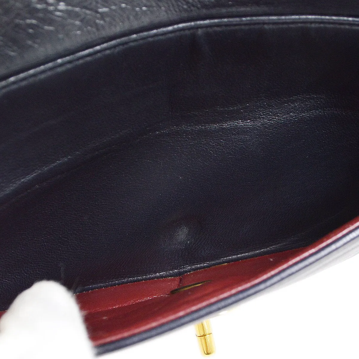 CHANEL 1991-1994 Vertical Flap Small Navy Lmabskin