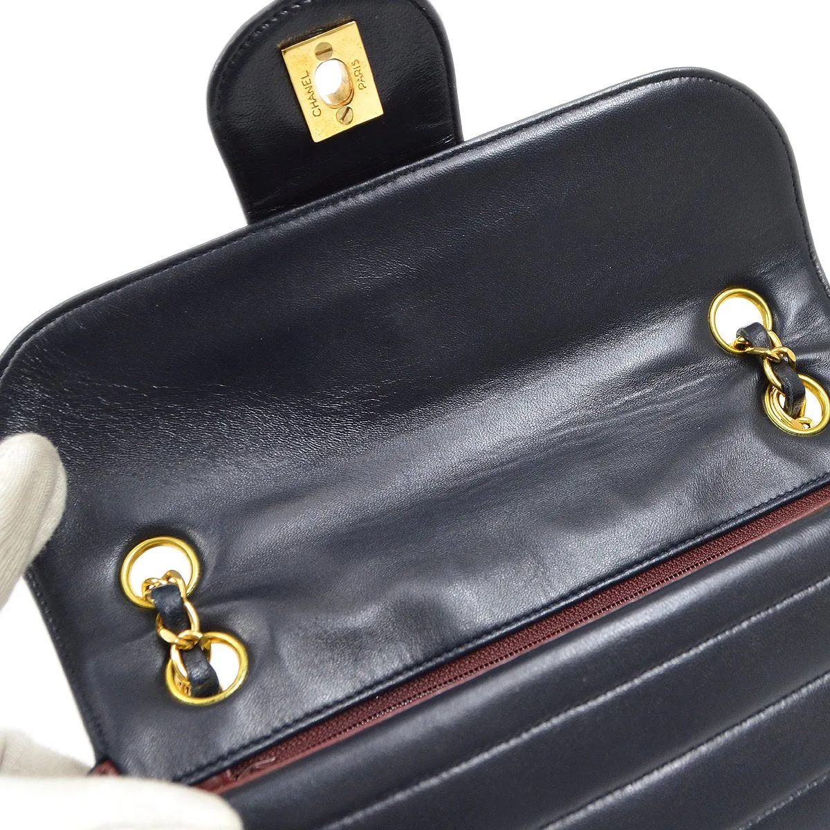 CHANEL 1991-1994 Vertical Flap Small Navy Lmabskin