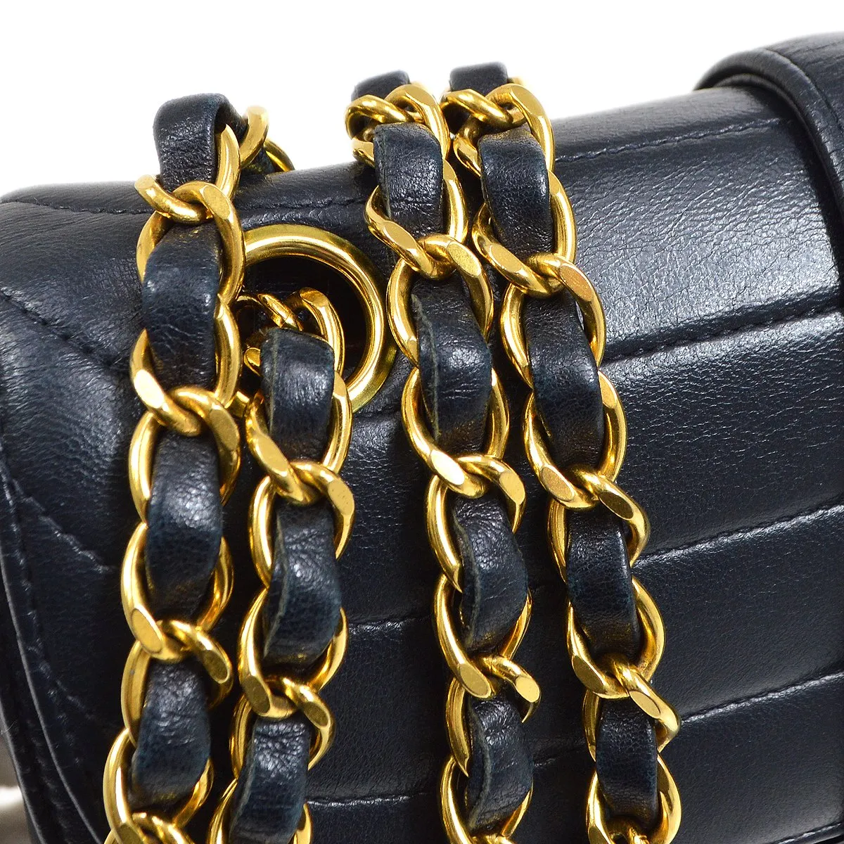CHANEL 1991-1994 Vertical Flap Small Navy Lmabskin