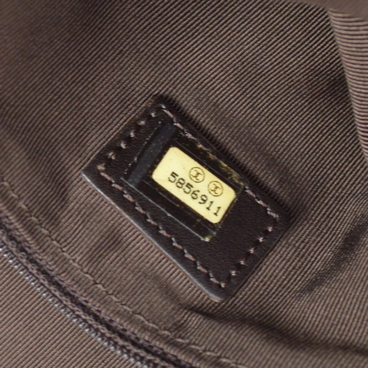 CHANEL 1997-1999 Brown Suede Logo Shoulder Bag 33320