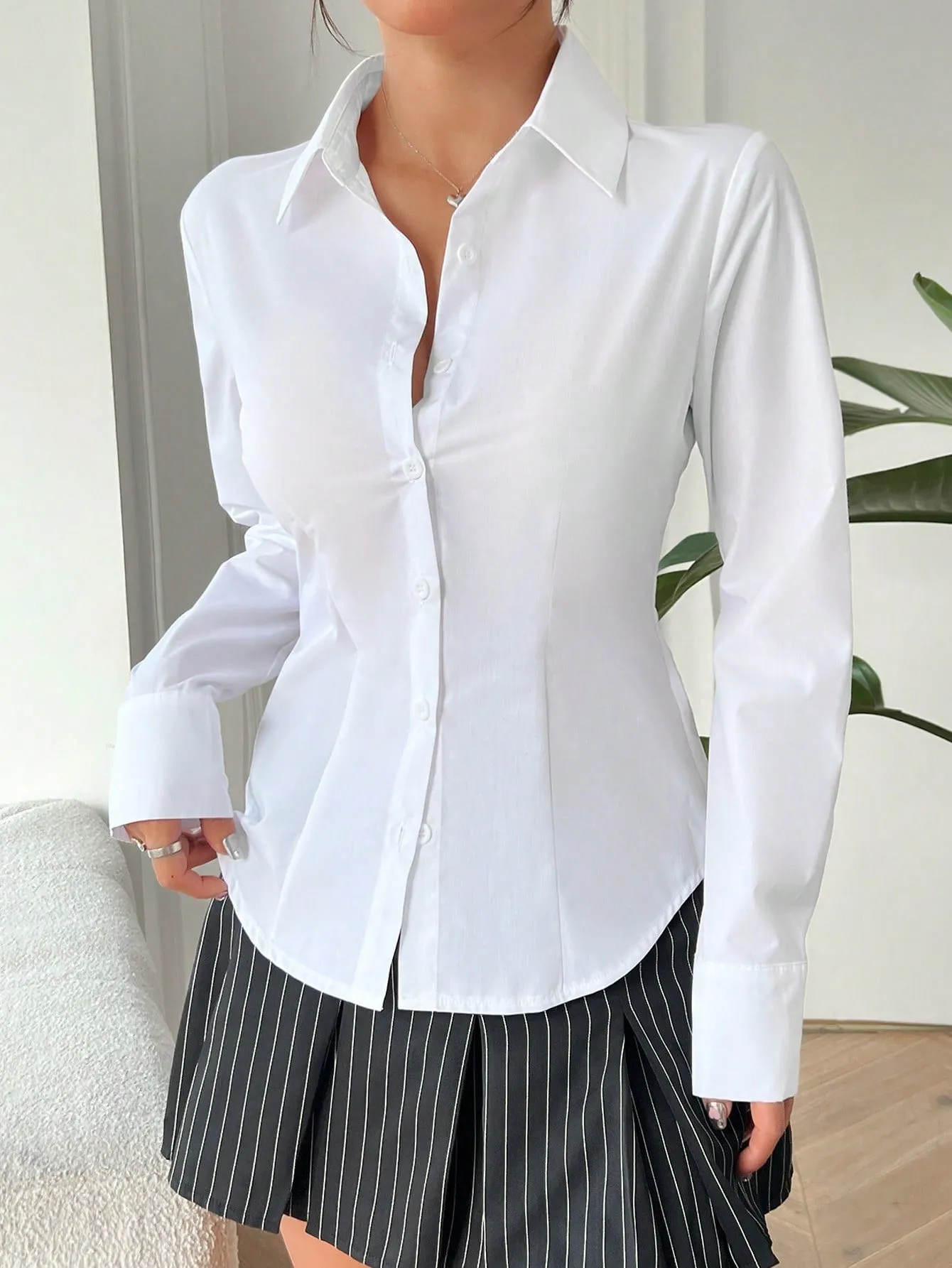 Cherry Vibes: Camisas y Blusas de Manga Larga en