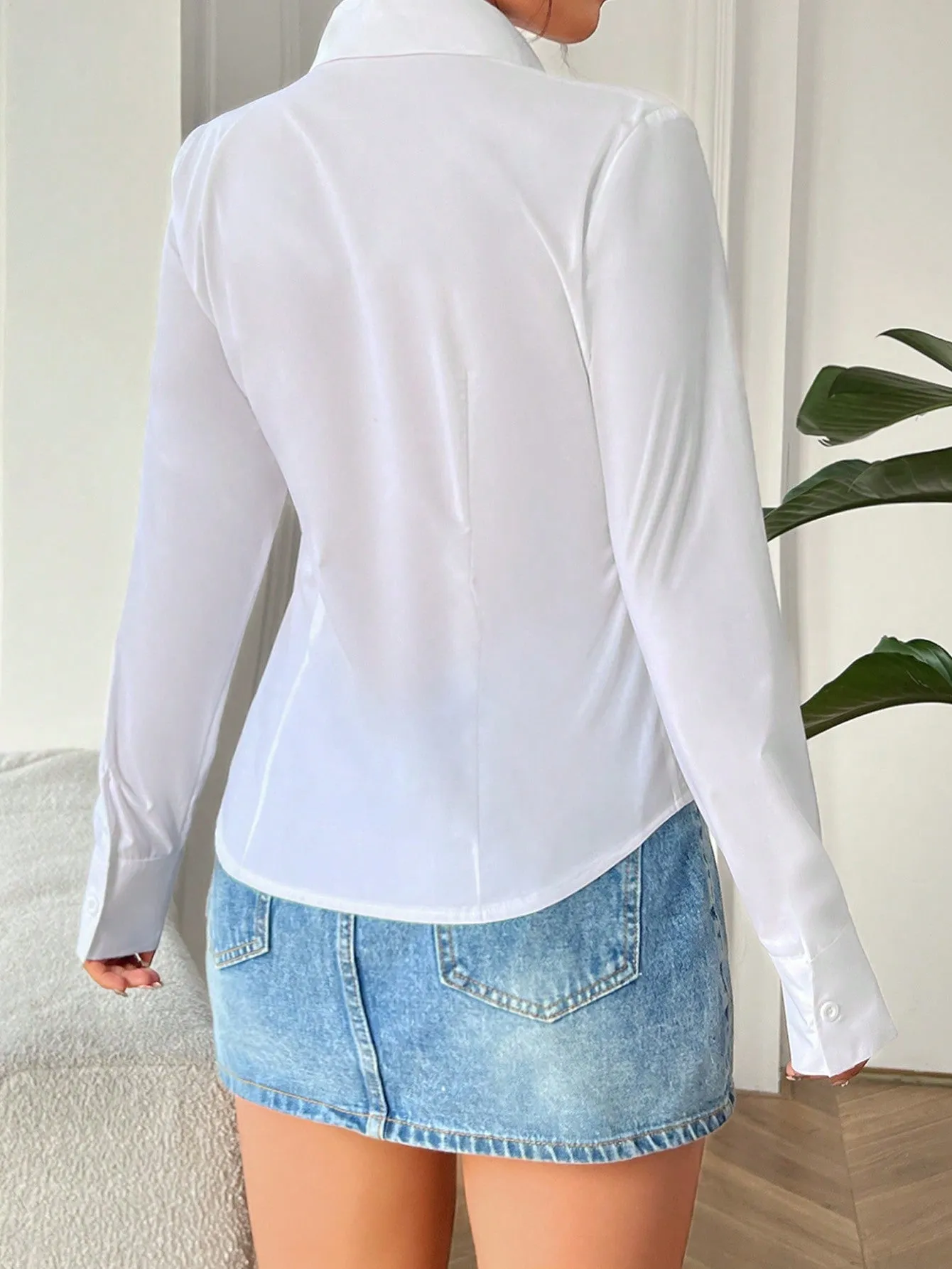 Cherry Vibes: Camisas y Blusas de Manga Larga en