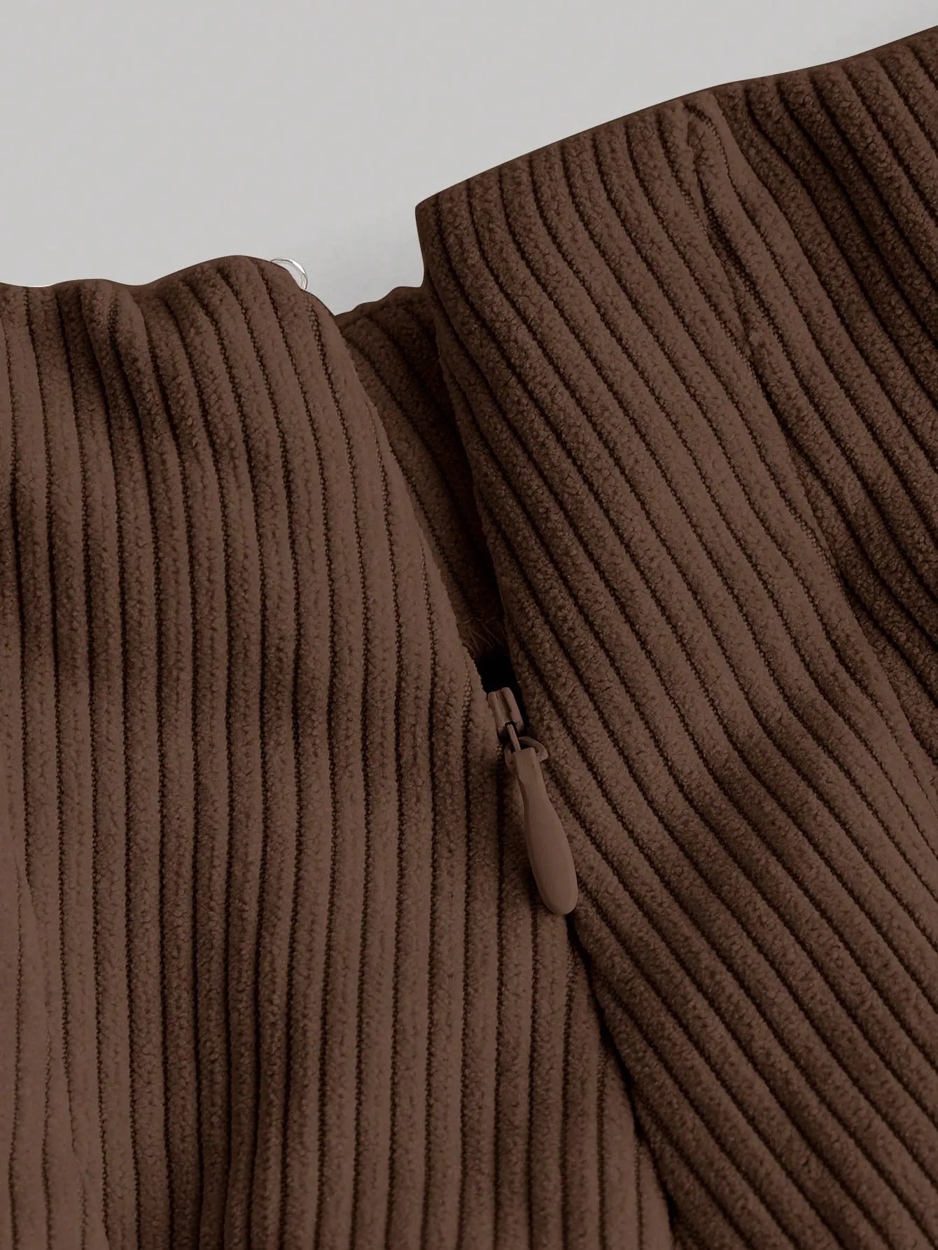 Conjunto de Chaleco y Falda Plisada