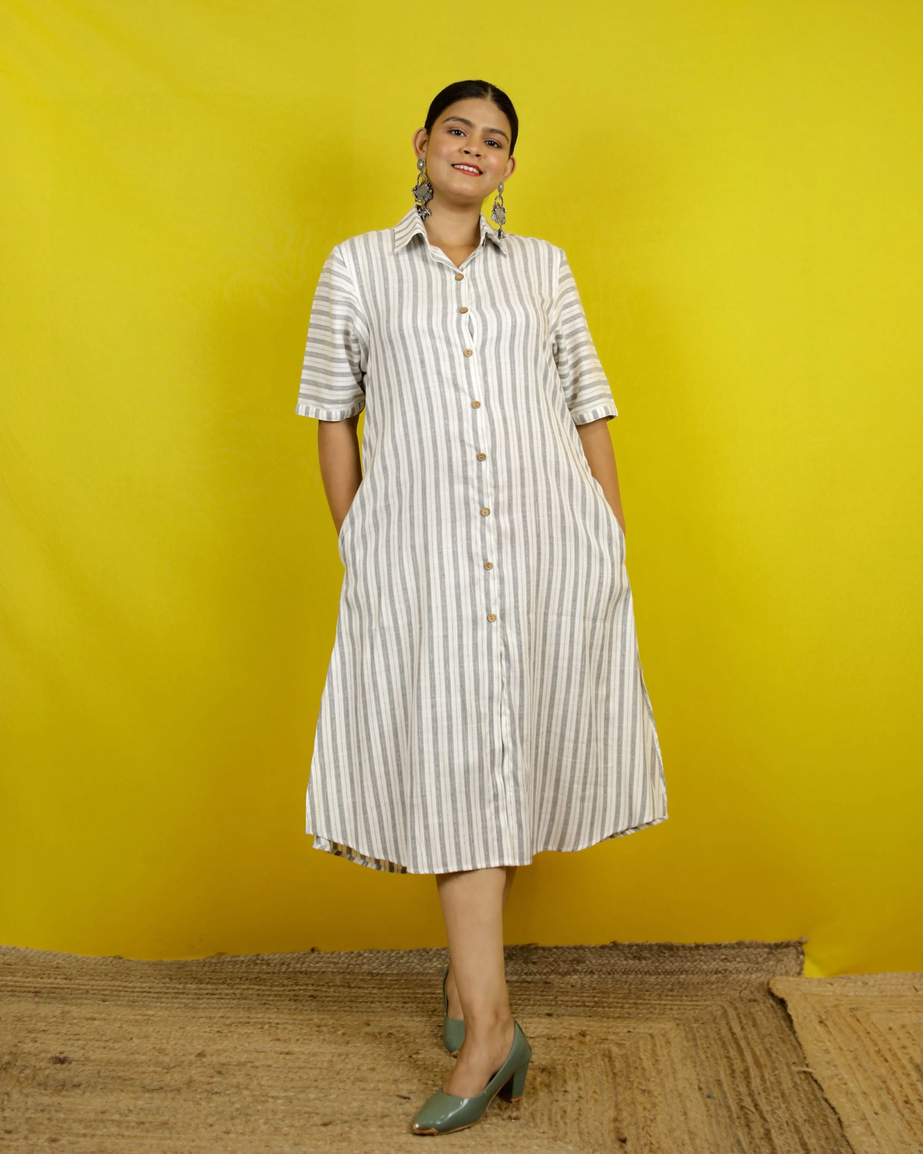 Daisy- White Collar Checked Dress