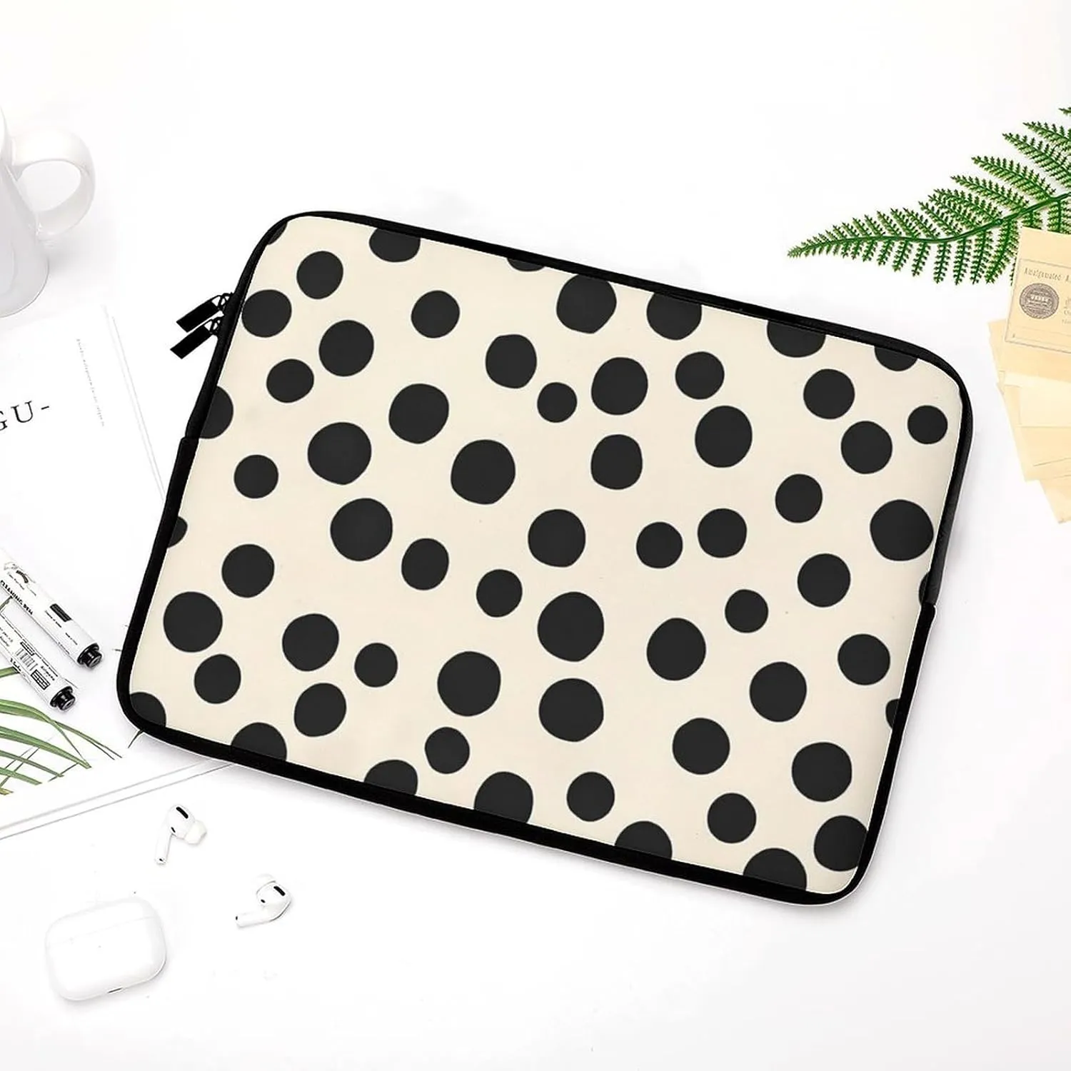 Polka Dots Beige Pattern Fashion Laptop Sleeve Bag Computer Carrying Case for Business Office Travel