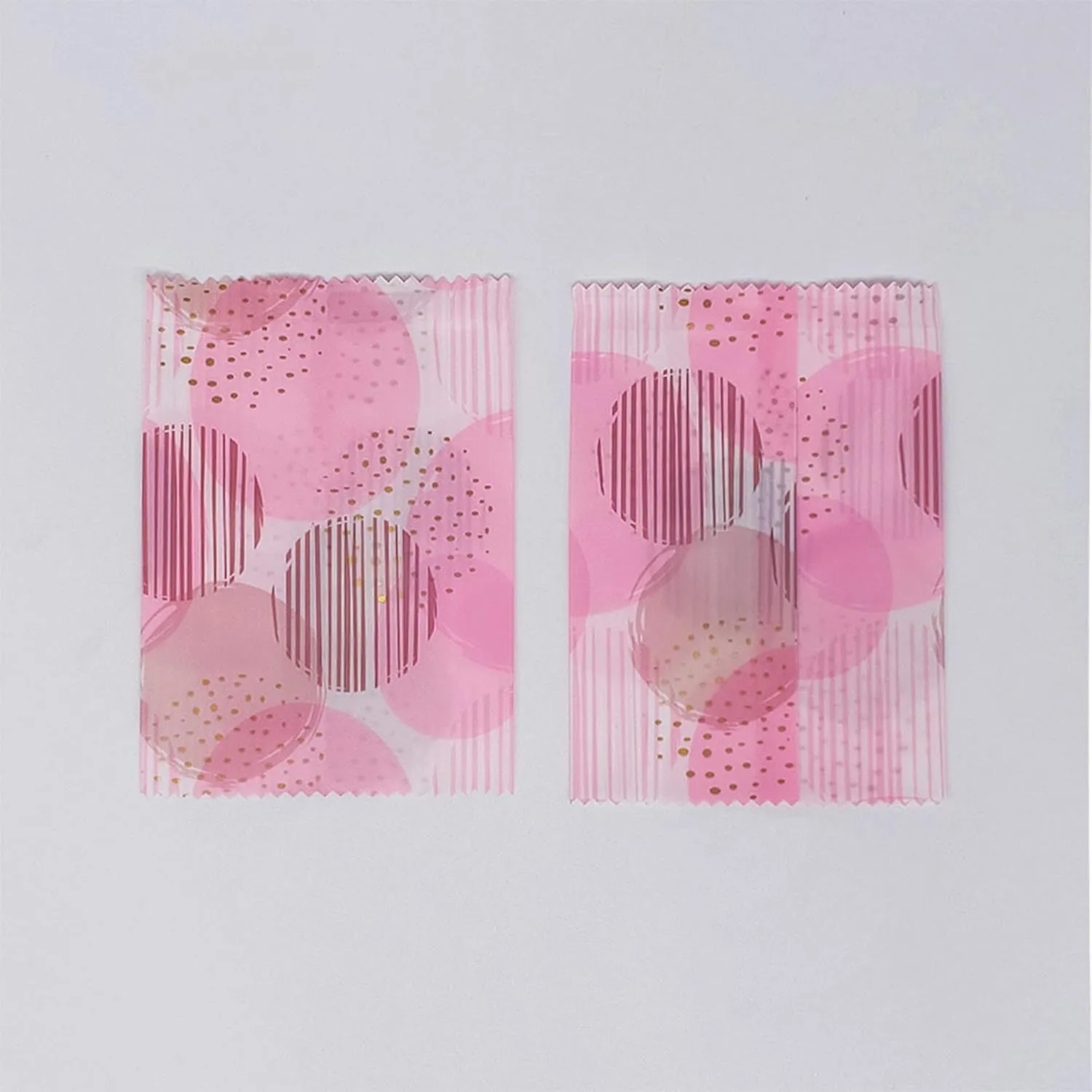 QQ Studio Pack of 100 Nougat Heat Seal Packaging Wrappers for Favor Treat, Candies, Chocolates (3.5" x 4.7" (100 Bags), Pink w. Circle Pattern)