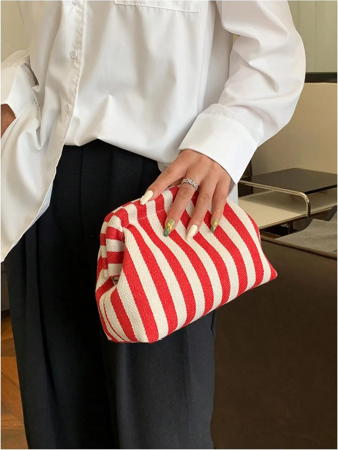 QWINEE Women's Crochet Purse Striped Woven Purse Colorblock Clutch Summer Beach Bags