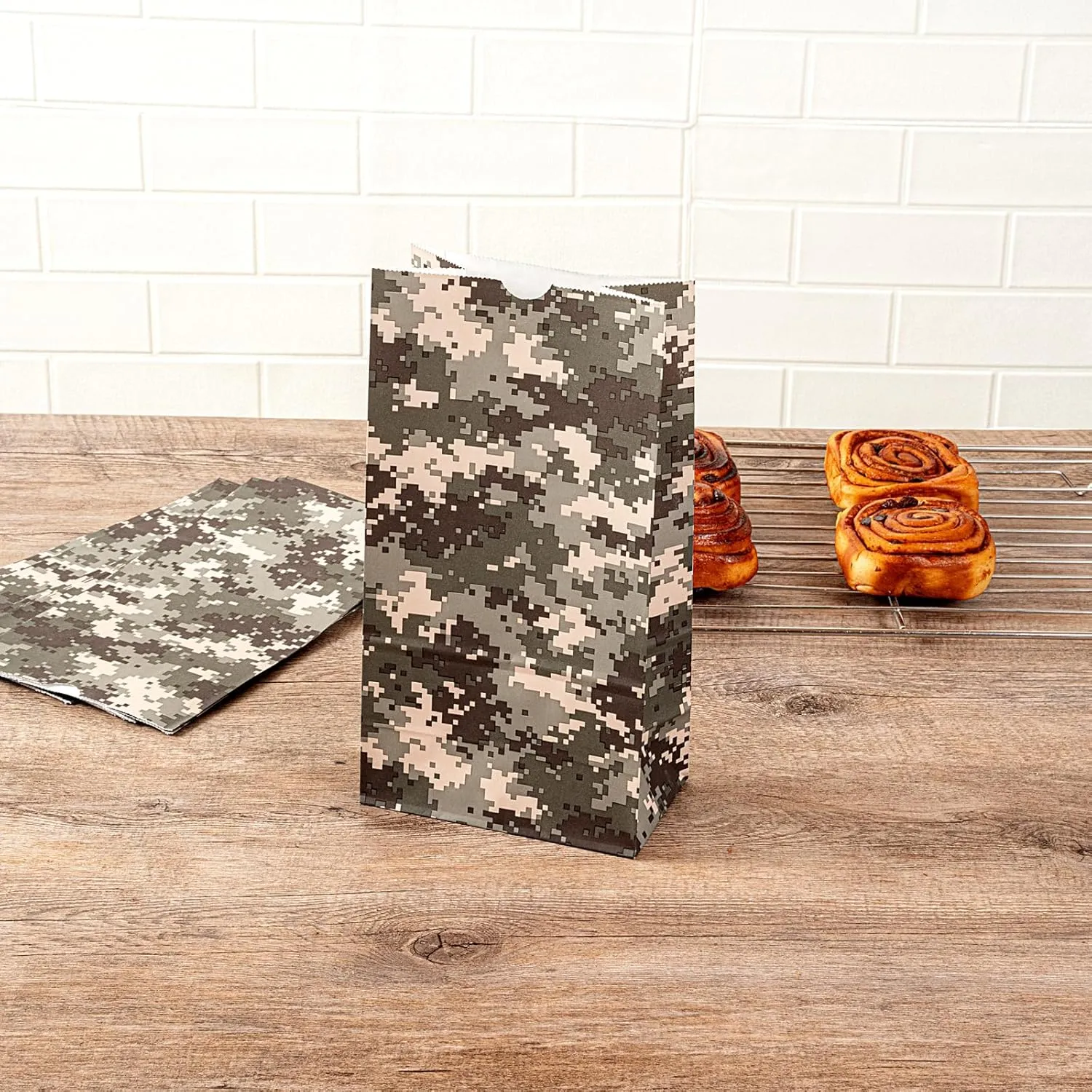 Restaurantware Bag Tek 6 LB Disposable Lunch Bags 100 Sturdy Take Out Bags - Flat Bottom Great For Restaurants Cafes And Bakeries Camouflage Paper Popcorn Bags Versatile For Grocery And More