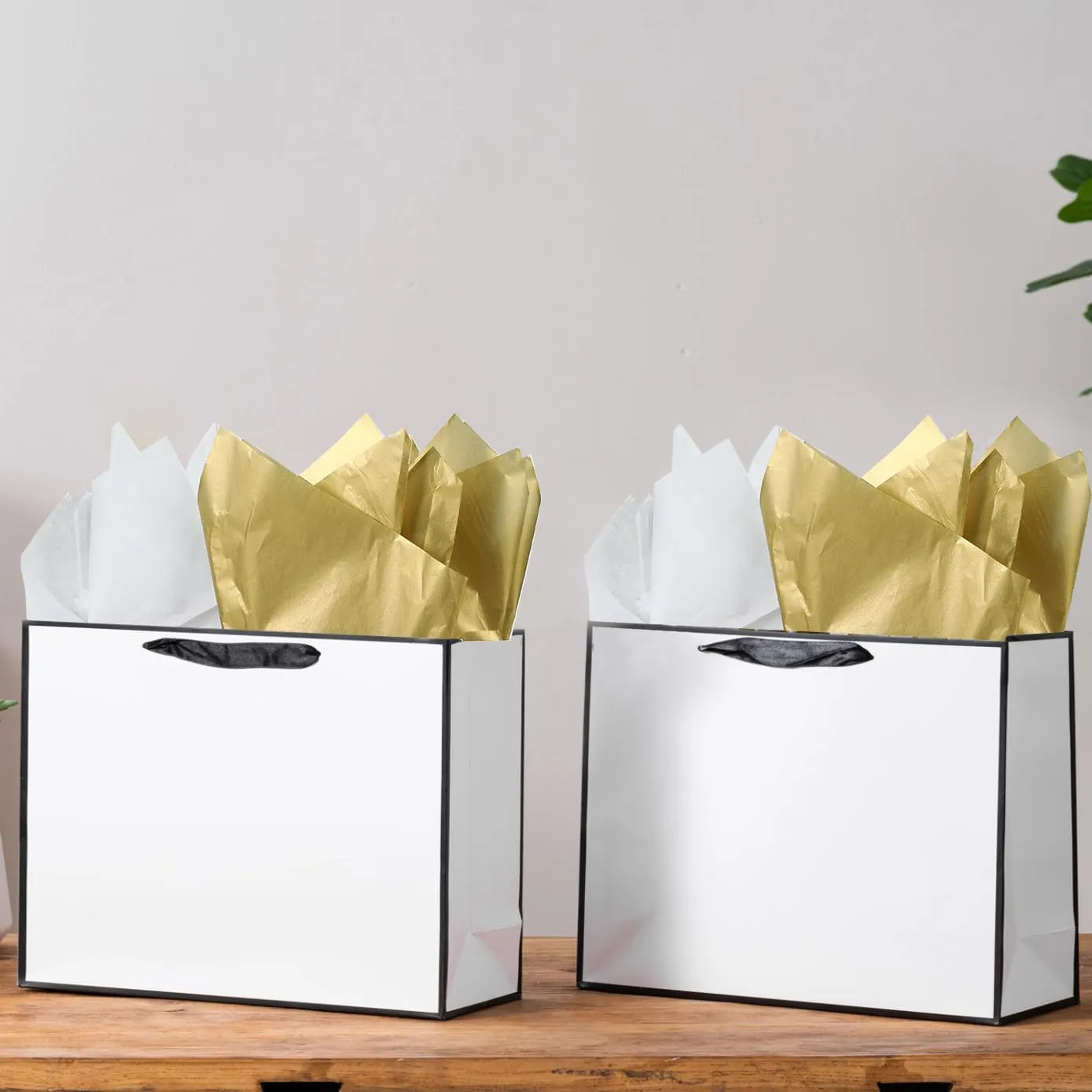 SHIPKEY 10 Pcs White and Black Gift Bags With Tissue Paper, 14x5x10 Inches Large for Groomsman, Boys/Girls/Baby (35x13x26 cm)