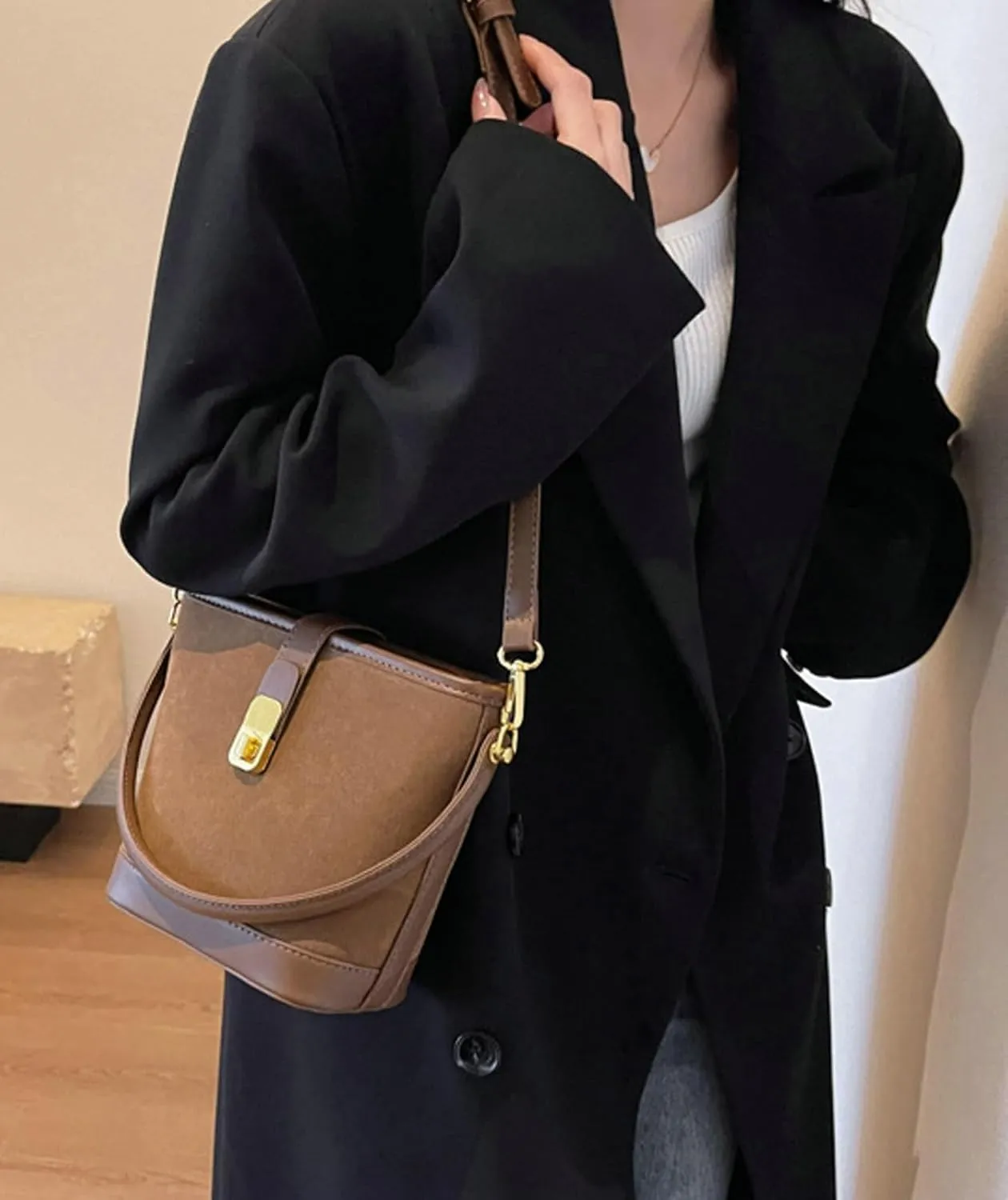Suede Buckle Bags for Women 2025 Vintage Small Bucket Bag Fashion Versatile Shoulder Bag Suede Crossbody Purse