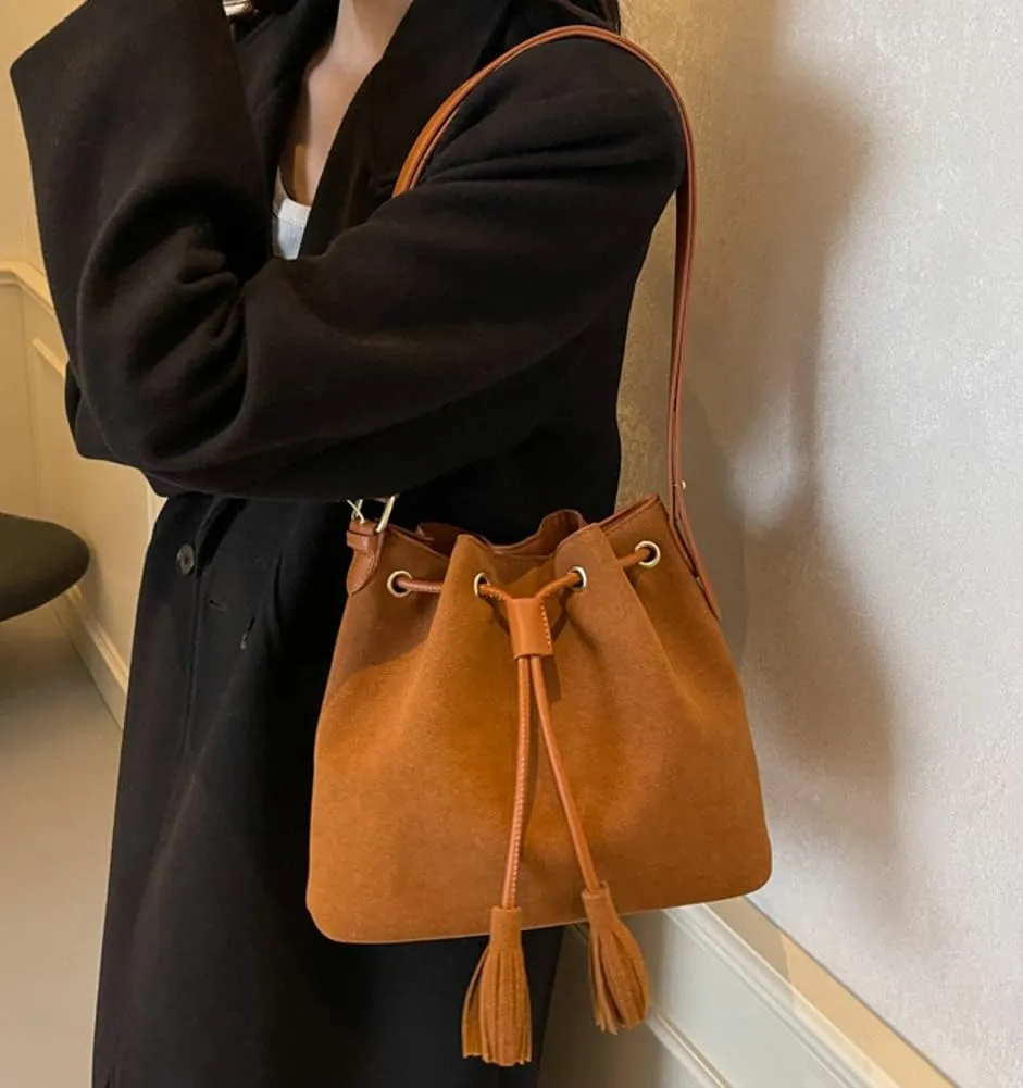 Suede Hobo Bags for Women Slouchy Bucket Bags for Women Retro Crossbody Purse Suede Office Tote Handbag for Daily Use 2024