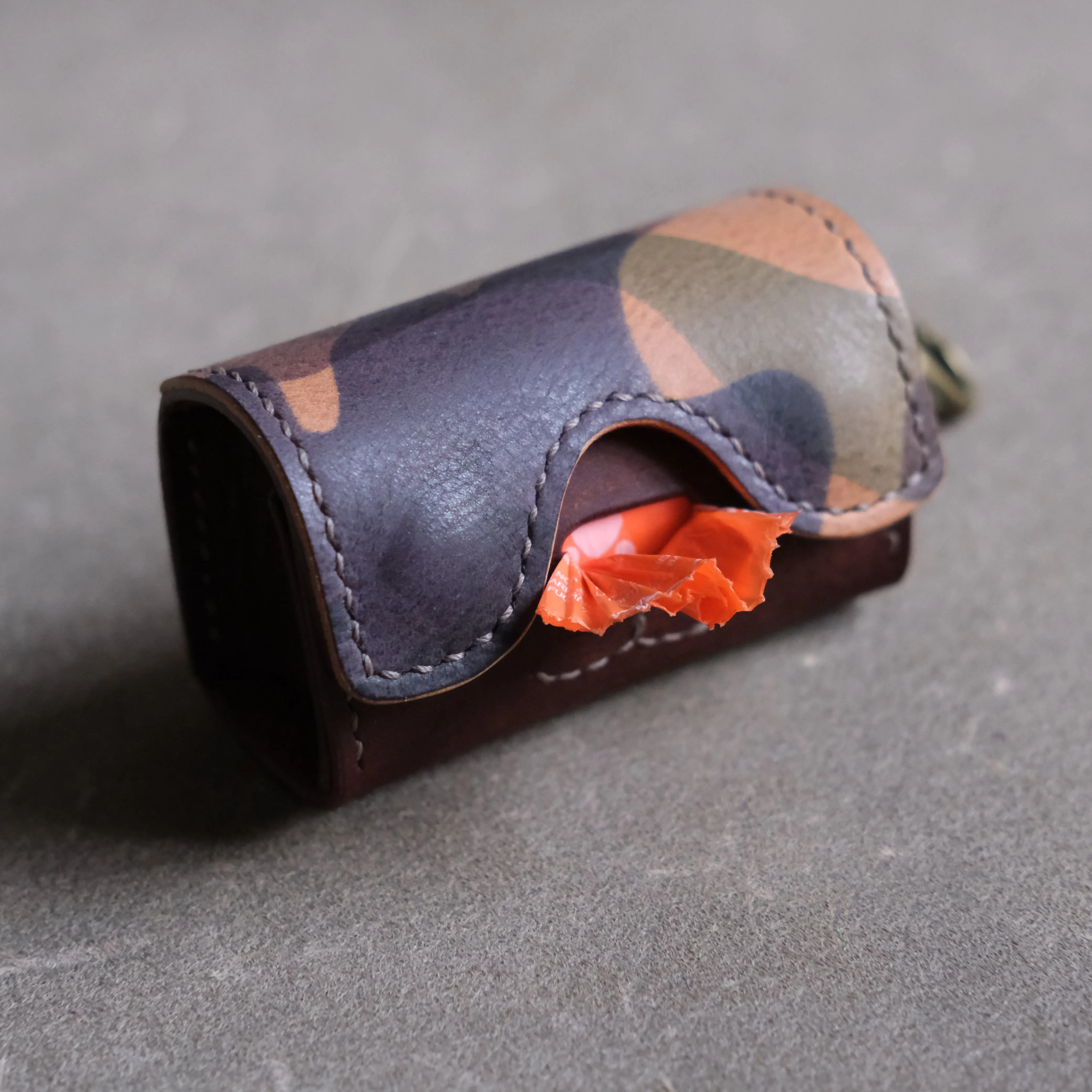 THE DOG WASTE BAGS HOLDER - DS LEATHERGOODS