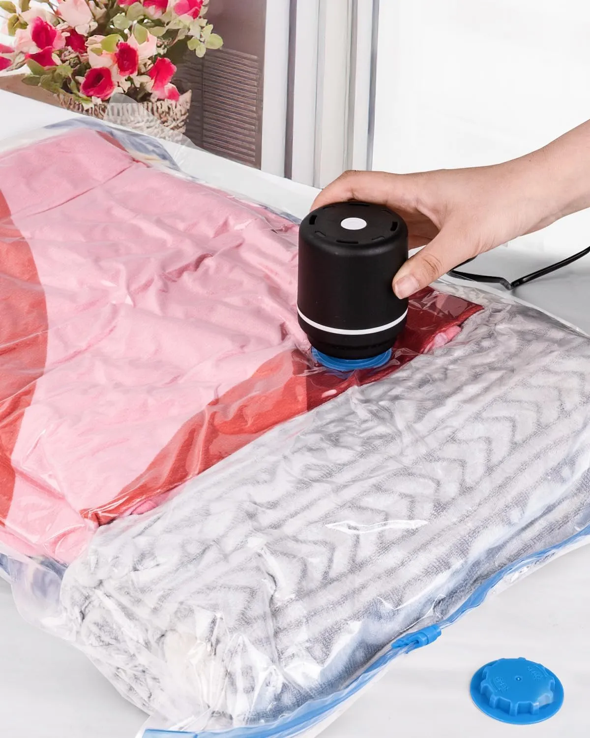 Vacuum Storage Bags 12 Pack - Vacuum Sealed Space Saver Bags for Travel with 1 Electric Pump (3 Jumbo/3 Large/3 Medium/3 Small)