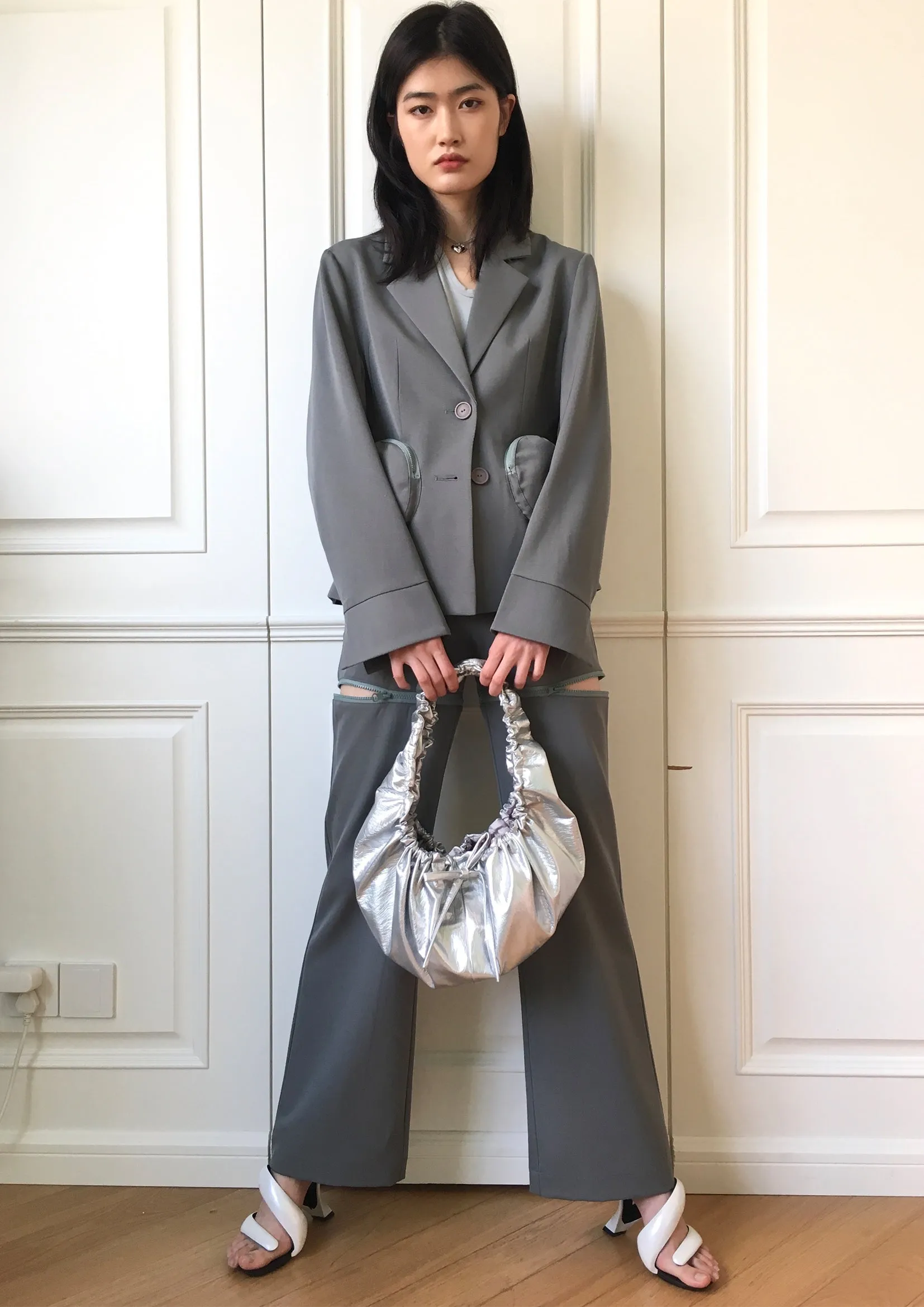 Vegan leather circular shoulder bag - silver