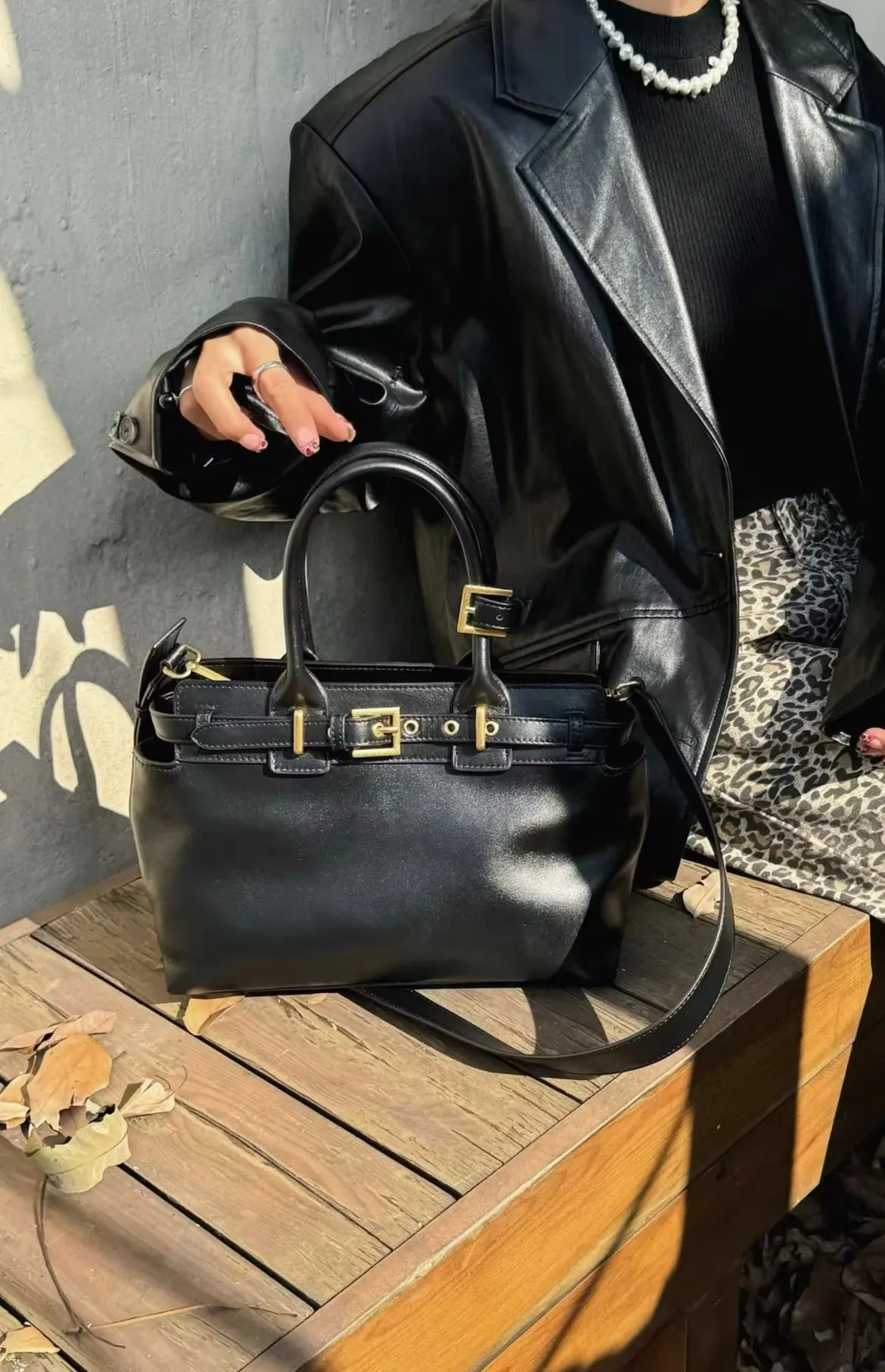 Vintage Charm: Handmade Women's Retro Suede Bag