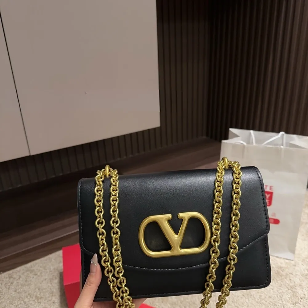 VO GARAVANI VAIN SHOULDER BAG IN SHINY BLACK 19CM 6W2B0R16GCB 0NO
