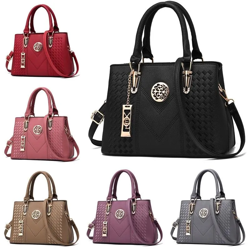 Women Leather Messenger Handbag - Stylish and Functional - Black