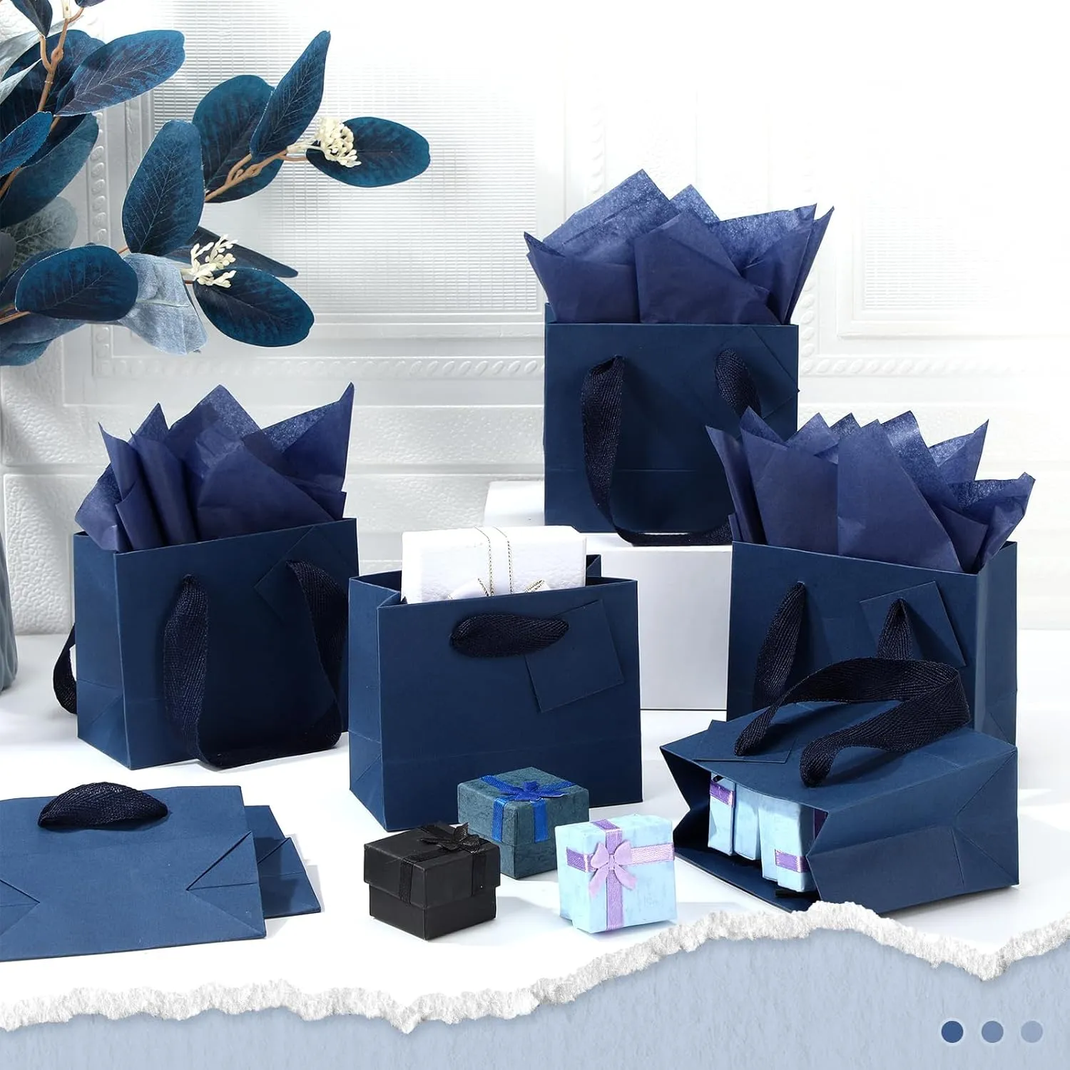 Zhanmai 100 Pcs 4.7 x 2.4 x 3.9 Inch Mini Gift Bags Bulk with Tissue Paper Kraft Paper Bag with Handle Gift Tag for Birthday, Valentine‘s Day, Wedding Showers (Navy Blue)